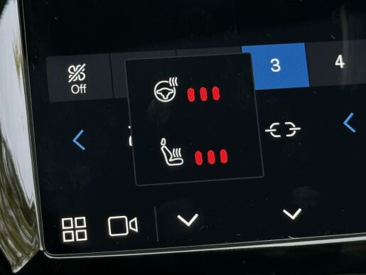 Volvo XC90 T8 AWD 335kW ULTIMATE DARK