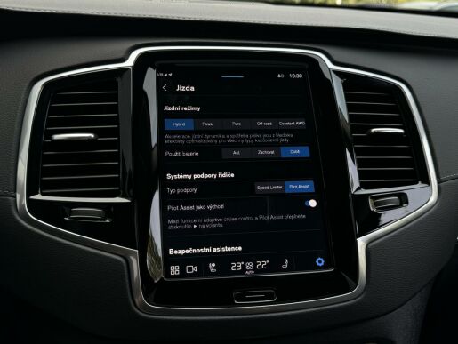Volvo XC90 T8 AWD 335kW ULTIMATE DARK