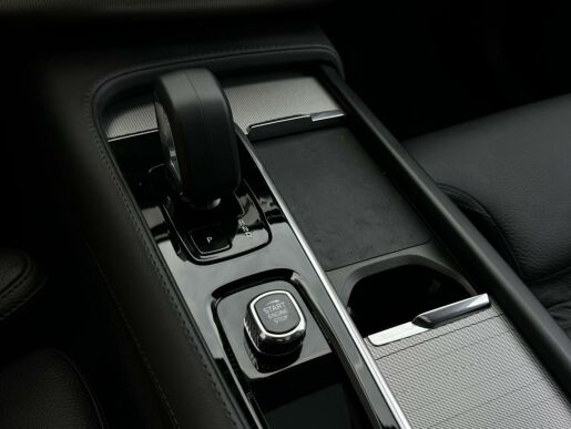 Volvo XC90 T8 AWD 335kW ULTIMATE DARK