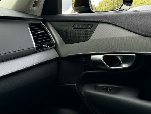 Volvo XC90 T8 AWD 335kW ULTIMATE DARK