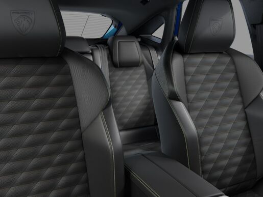Peugeot 3008 GT Elektromotor 157 kW / 210 k (Baterie 73 kWh, 500 km)