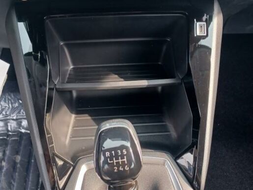 Peugeot 208 STYLE PureTech 100 S&S MAN6