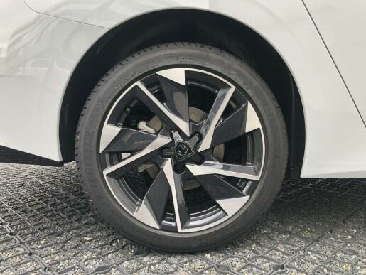 Peugeot 308 SW ALLURE BlueHDi 130k EAT8
