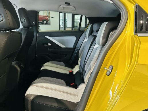 Opel Astra Elegance HB 1.2 TURBO 96kW/130