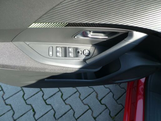 Peugeot 2008 ACTIVE PT 100k MAN6