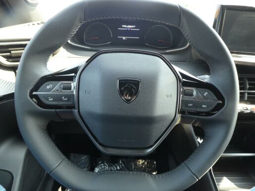 Peugeot 2008 ACTIVE PT 100k MAN6