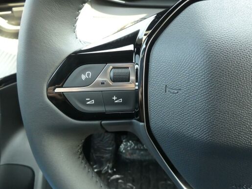 Peugeot 2008 ACTIVE PT 100k MAN6