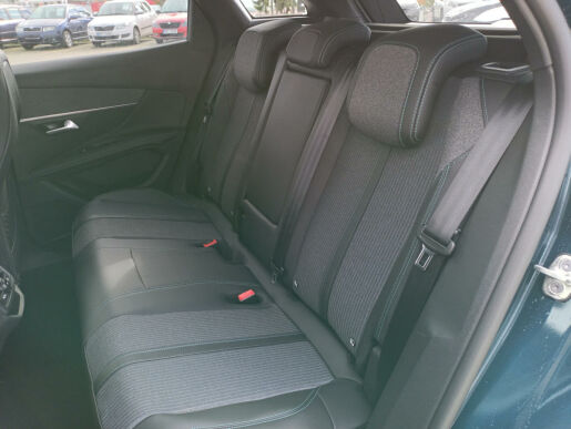 Peugeot 3008 1,6 ALLURE PACK HYBRID 225 e-EAT8
