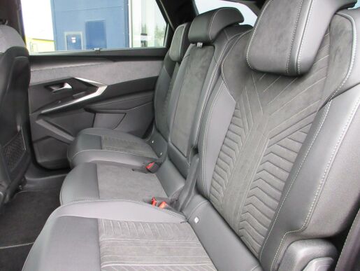 Peugeot 5008 GT Elektromotor 157 kW / 210 k