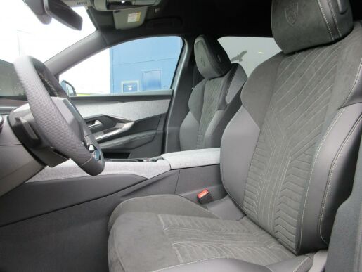 Peugeot 5008 GT Elektromotor 157 kW / 210 k