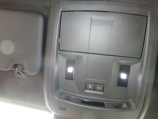 Peugeot 5008 GT Elektromotor 157 kW / 210 k