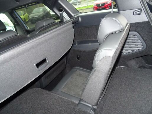 Peugeot 5008 e-GT 157 kW/210k (Bat. 73kWh)