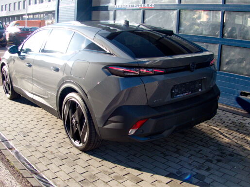Peugeot 408 GT Plug-in HYBRID 180 e-EAT8