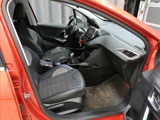 Peugeot 2008 1,6 i ALLURE  VTi 120 k MAN5