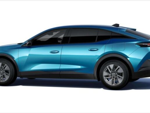 Peugeot 408 1,6   ALLURE Plug-in HYBRID 18