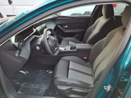 Peugeot 408 1,6   ALLURE Plug-in HYBRID 18