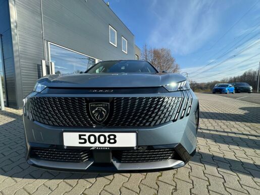 Peugeot 5008 GT Elektromotor 157 kW / 210 k
