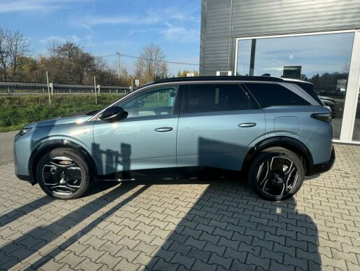 Peugeot 5008 GT Elektromotor 157 kW / 210 k