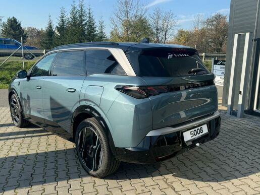 Peugeot 5008 GT Elektromotor 157 kW / 210 k