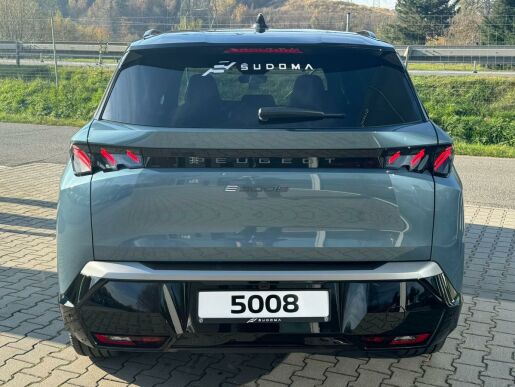 Peugeot 5008 GT Elektromotor 157 kW / 210 k