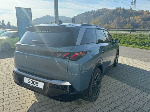 Peugeot 5008 GT Elektromotor 157 kW / 210 k