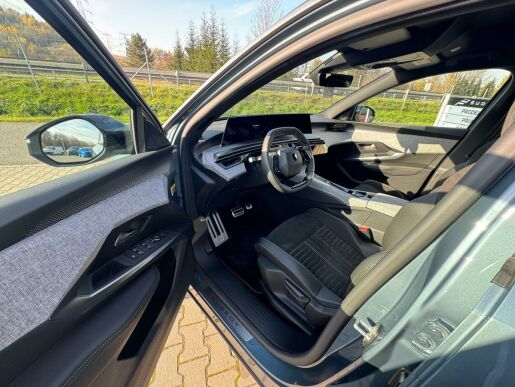 Peugeot 5008 GT Elektromotor 157 kW / 210 k
