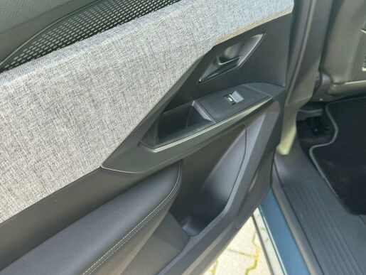 Peugeot 5008 GT Elektromotor 157 kW / 210 k