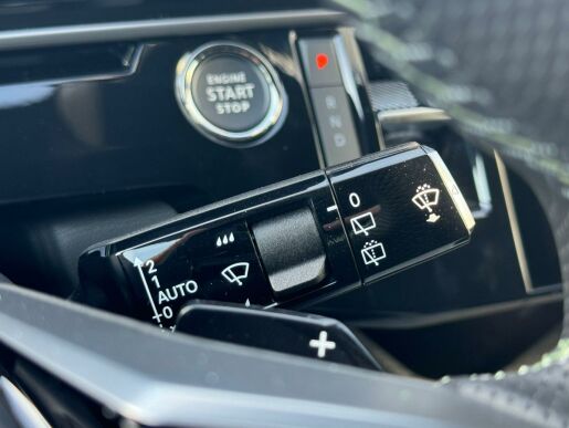 Peugeot 5008 GT Elektromotor 157 kW / 210 k