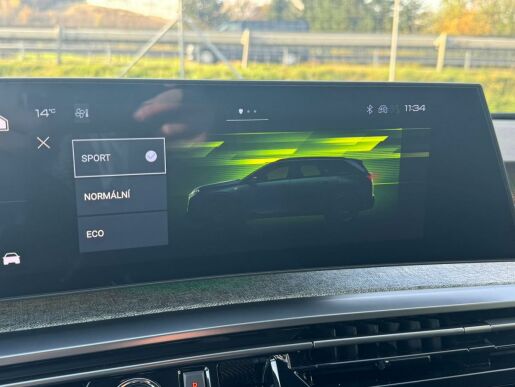Peugeot 5008 GT Elektromotor 157 kW / 210 k