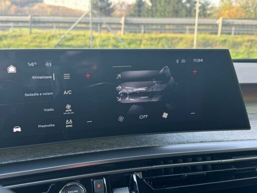 Peugeot 5008 GT Elektromotor 157 kW / 210 k