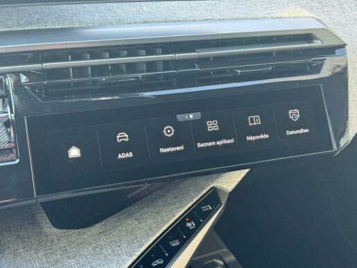 Peugeot 5008 GT Elektromotor 157 kW / 210 k