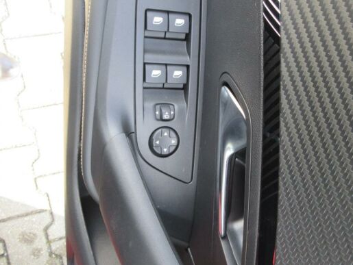 Peugeot 2008 ALLURE PureTech 130 S&S EAT8