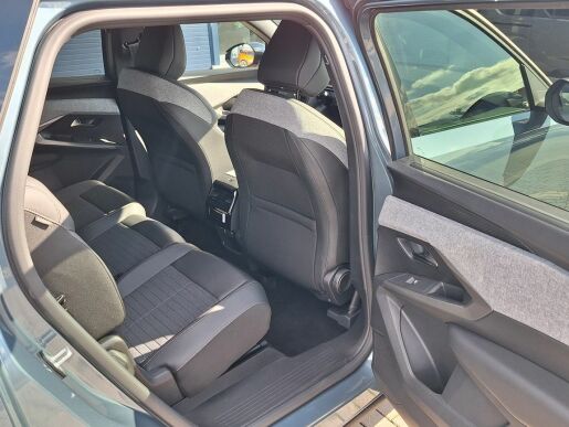Peugeot 5008 ALLURE Hybrid 136 e-DCS6