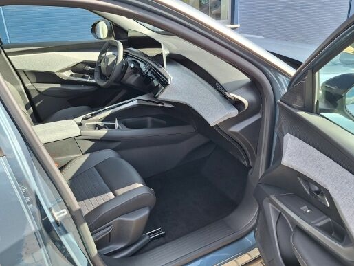 Peugeot 5008 ALLURE Hybrid 136 e-DCS6