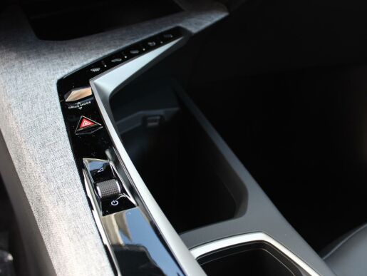Peugeot 5008 ALLURE Hybrid 145k e-DCS6