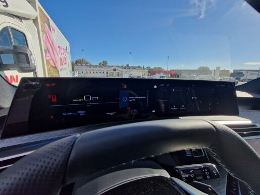 Peugeot 5008 GT Elektromotor 157 kW / 210 k (Baterie 73 kWh) 