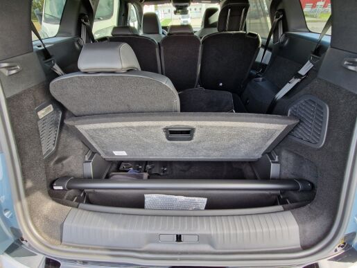 Peugeot 5008 GT Elektromotor 157 kW / 210 k (Baterie 73 kWh) 