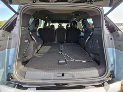 Peugeot 5008 GT Elektromotor 157 kW / 210 k (Baterie 73 kWh) 