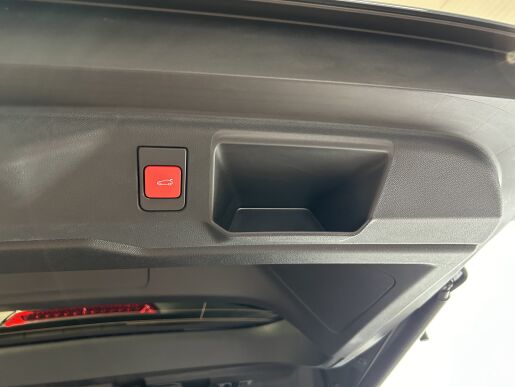 Peugeot 5008 GT Elektromotor 210 k