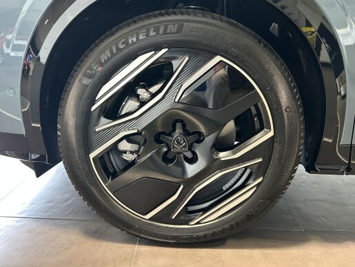 Peugeot 5008 GT Elektromotor 210 k