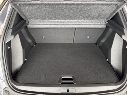 Peugeot 2008 ALLURE, Pack Vision, 7let záruka