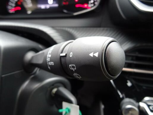 Peugeot 2008 ACTIVE PACK 1.2 PT 130k MAN6