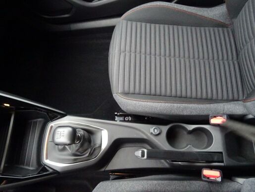 Peugeot 2008 ACTIVE PACK 1.2 PT 130k MAN6
