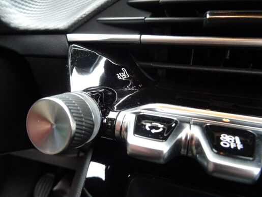 Peugeot 2008 ACTIVE PACK 1.2 PT 130k MAN6