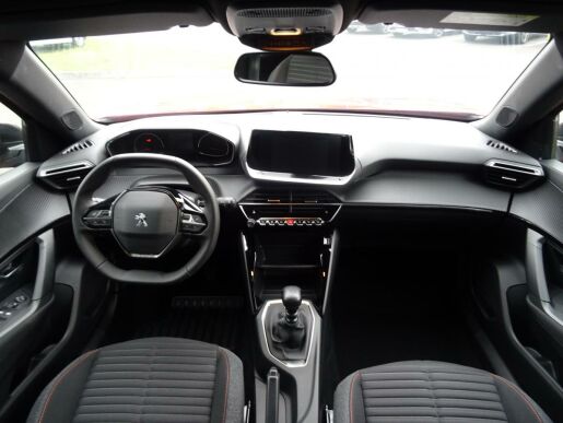 Peugeot 2008 ACTIVE PACK 1.2 PT 130k MAN6