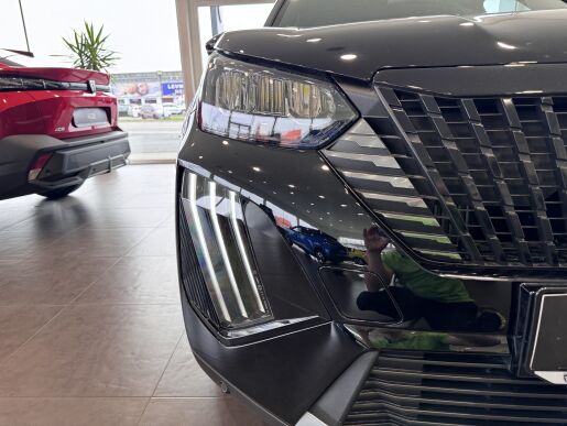 Peugeot 2008 ALLURE, Pack Vision, 7 let záruka