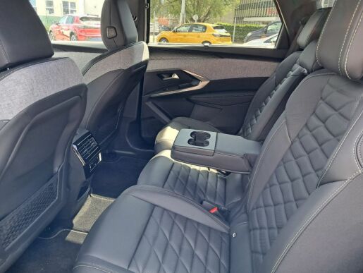 Peugeot 5008 E-5008 GT Elektromotor 157 kW