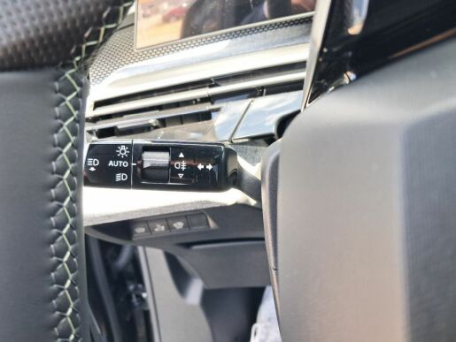 Peugeot 5008 E-5008 GT Elektromotor 157 kW