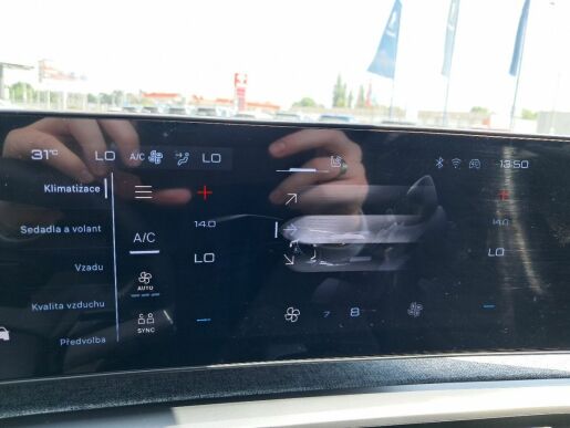 Peugeot 5008 E-5008 GT Elektromotor 157 kW