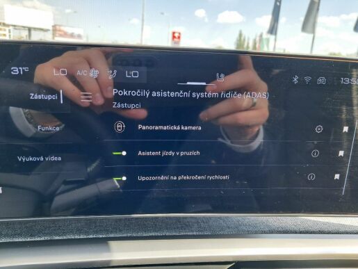 Peugeot 5008 E-5008 GT Elektromotor 157 kW
